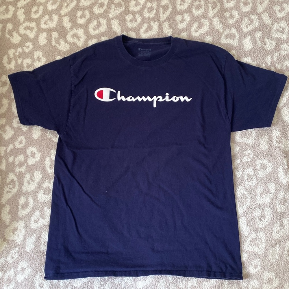 Champion Men’s Tee size L